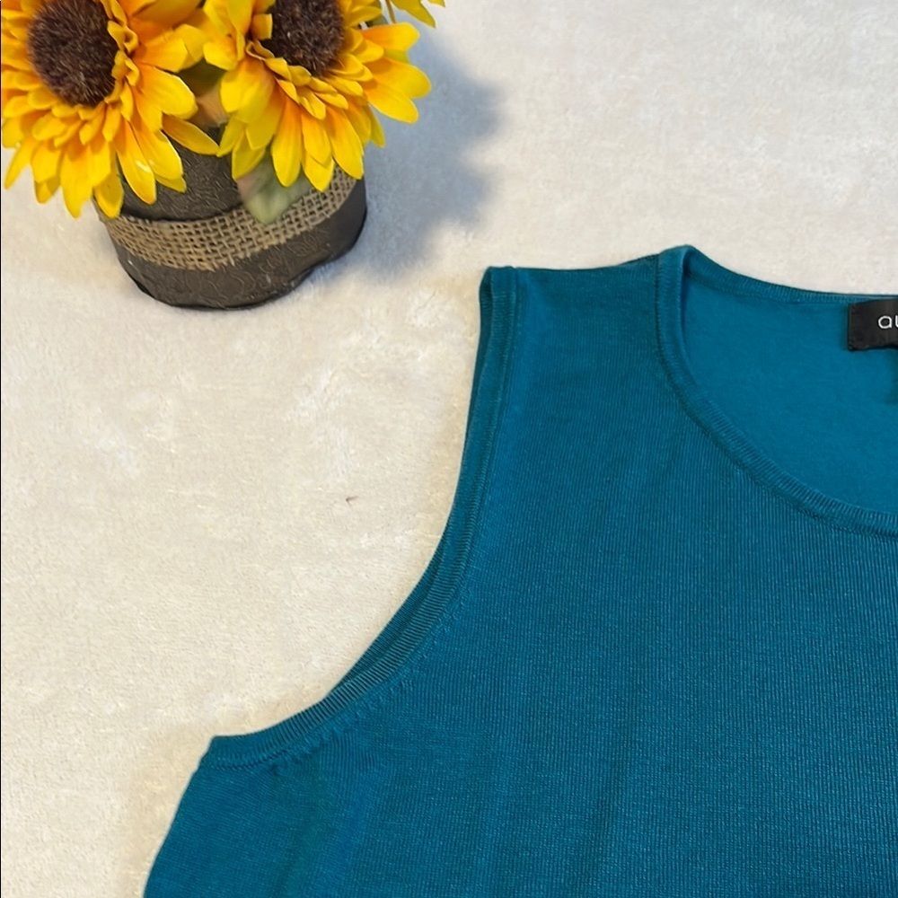 August Silk Green Sleeveless Boxy Tank Top - Picture 6 of 6